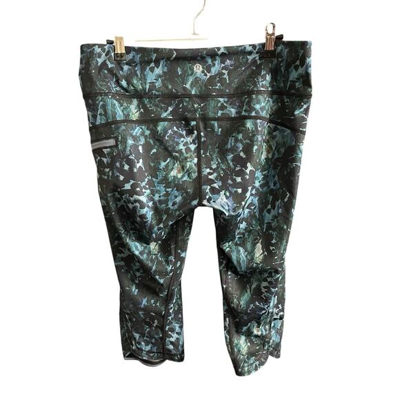 Lululemon 10 Cropped Leggings Running Activewear Blue Black Print Pocket - Picture 8 of 12